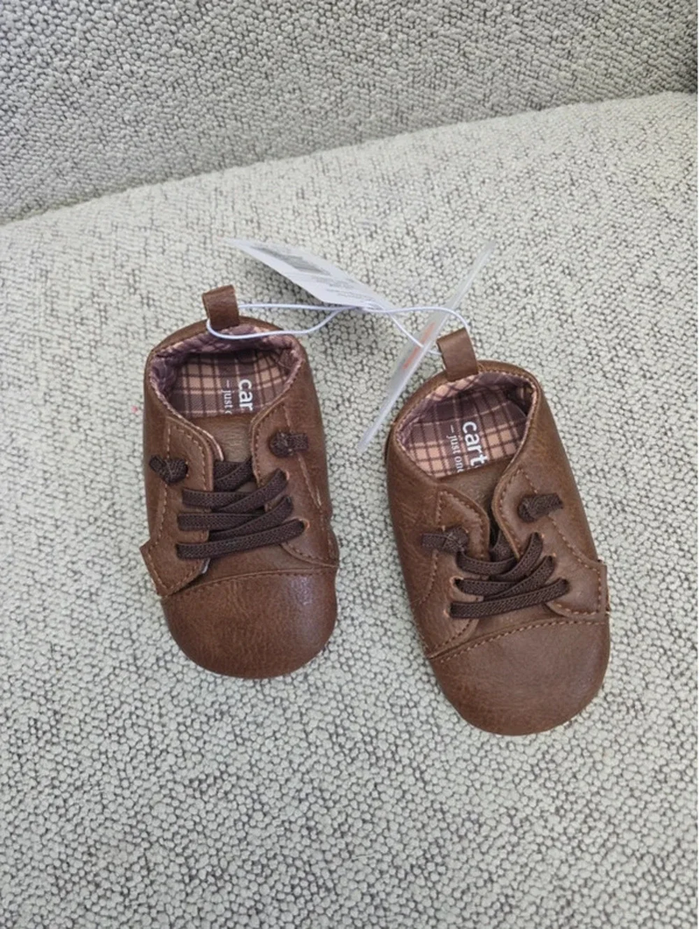 12.to 18m brand new shoes from carter's item 1985bin21